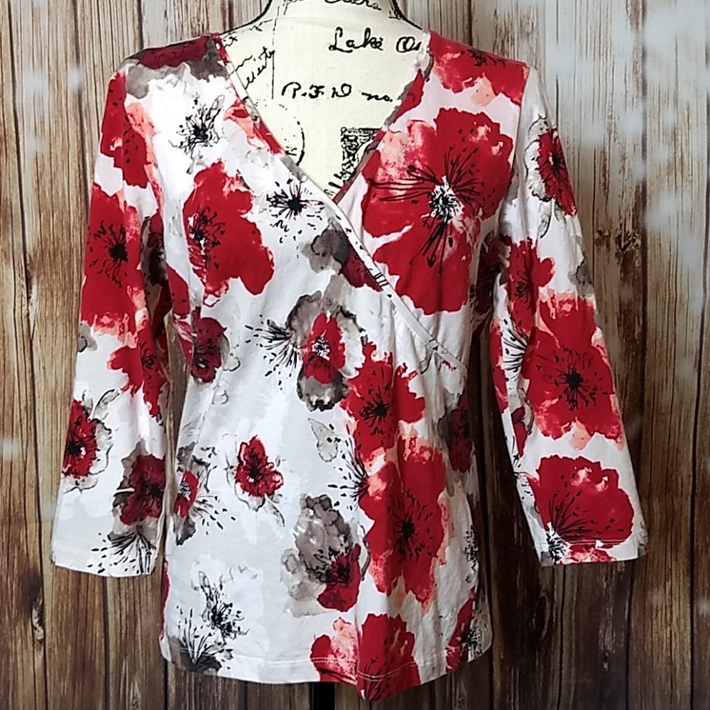 hearts of palm Red & White Floral Wrap-Style Blouse